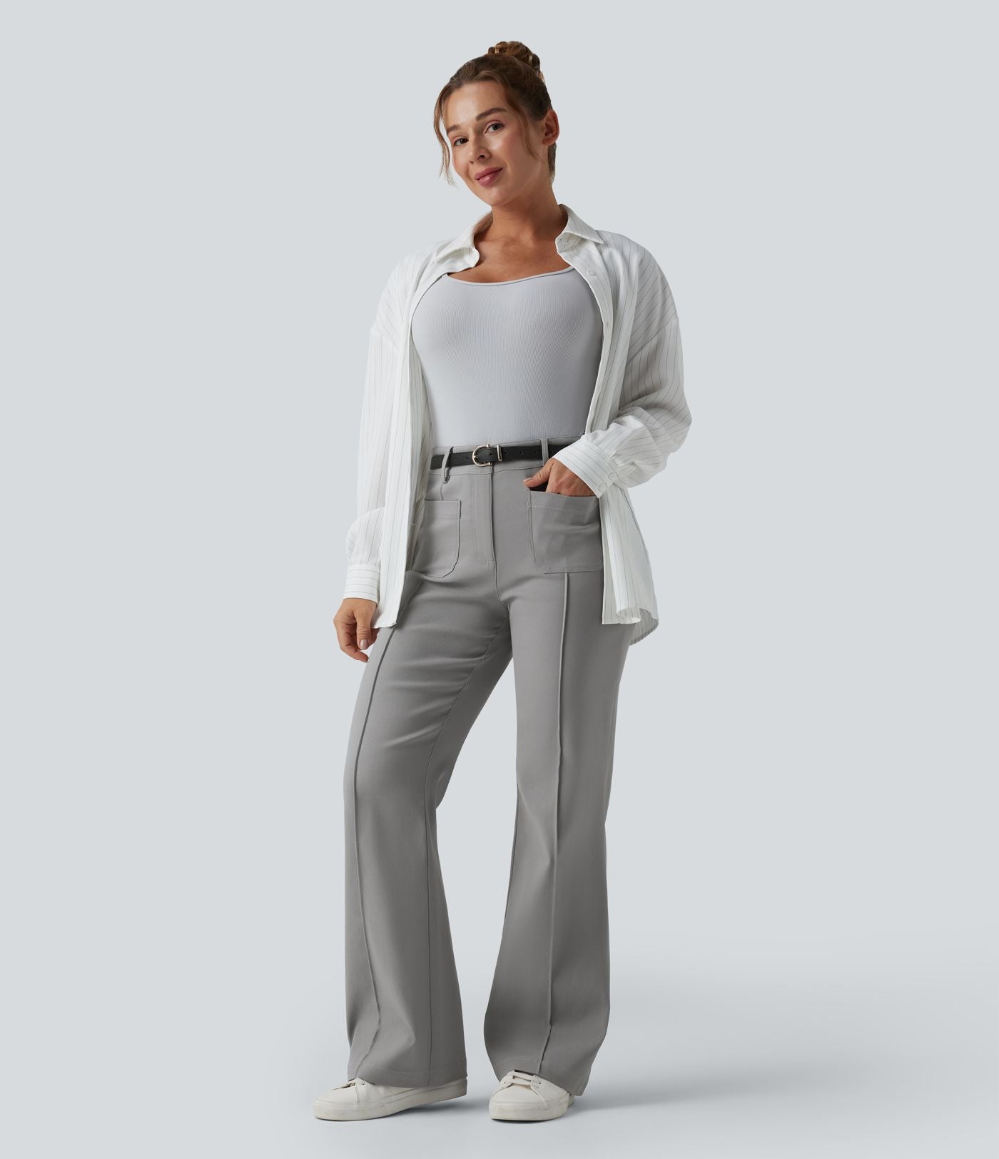 Pantalon tailleur évasé taille haute avec poches