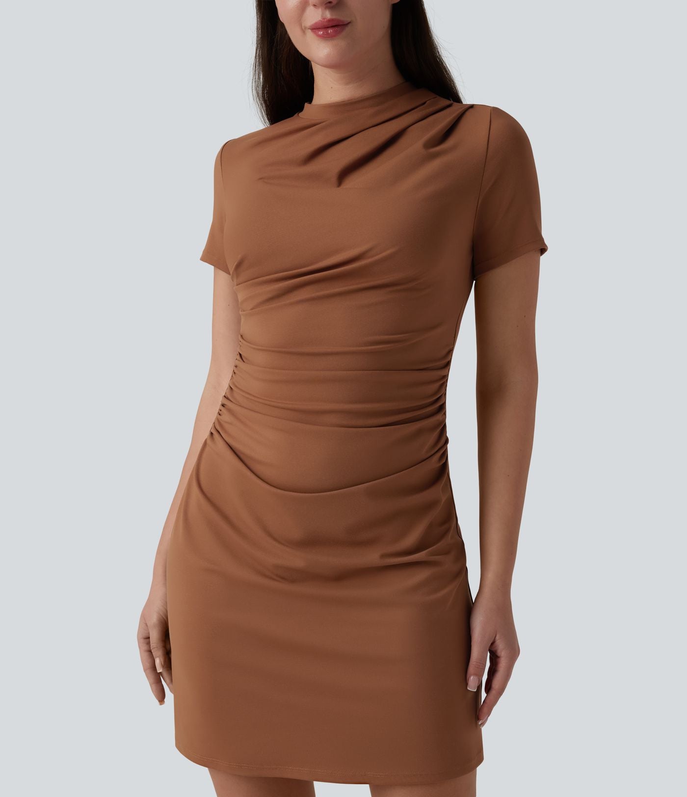 Robe mini décontractée évasée col rond manches courtes