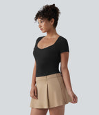 T-shirt casual en maille côtelée à manches courtes, col Queen Anne et soutien-gorge intégré