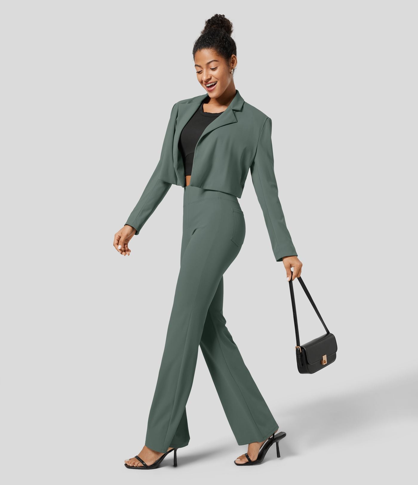 Pantalon tailleur légèrement évasé taille haute avec poches arrière Halara Flex™