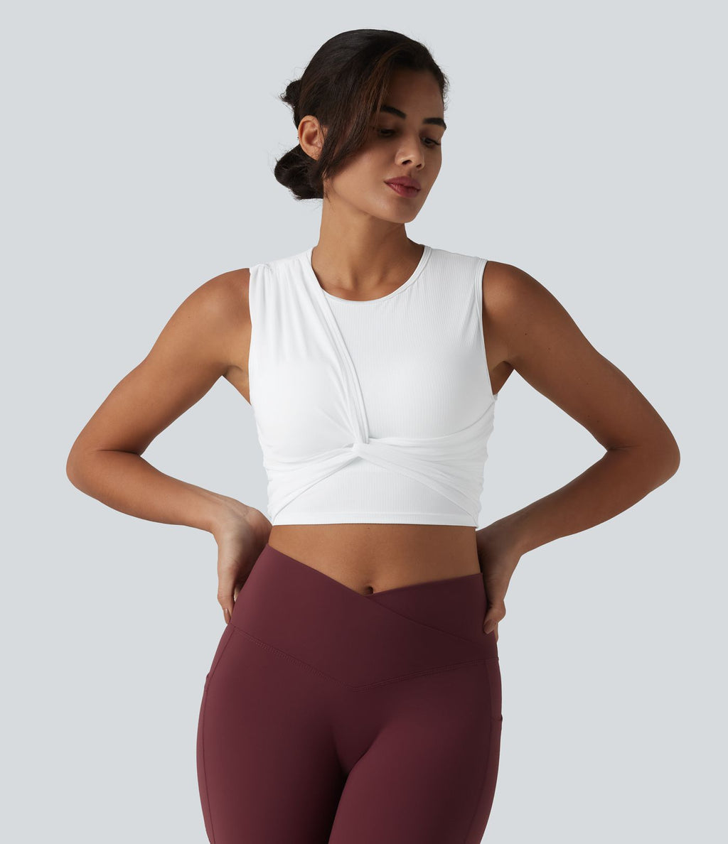 Brassière de sport courte en maille côtelée effet frais InstantCool anti-odeurs avec détail torsadé, superposition en mesh et brassière intégrée, protection solaire UPF40+