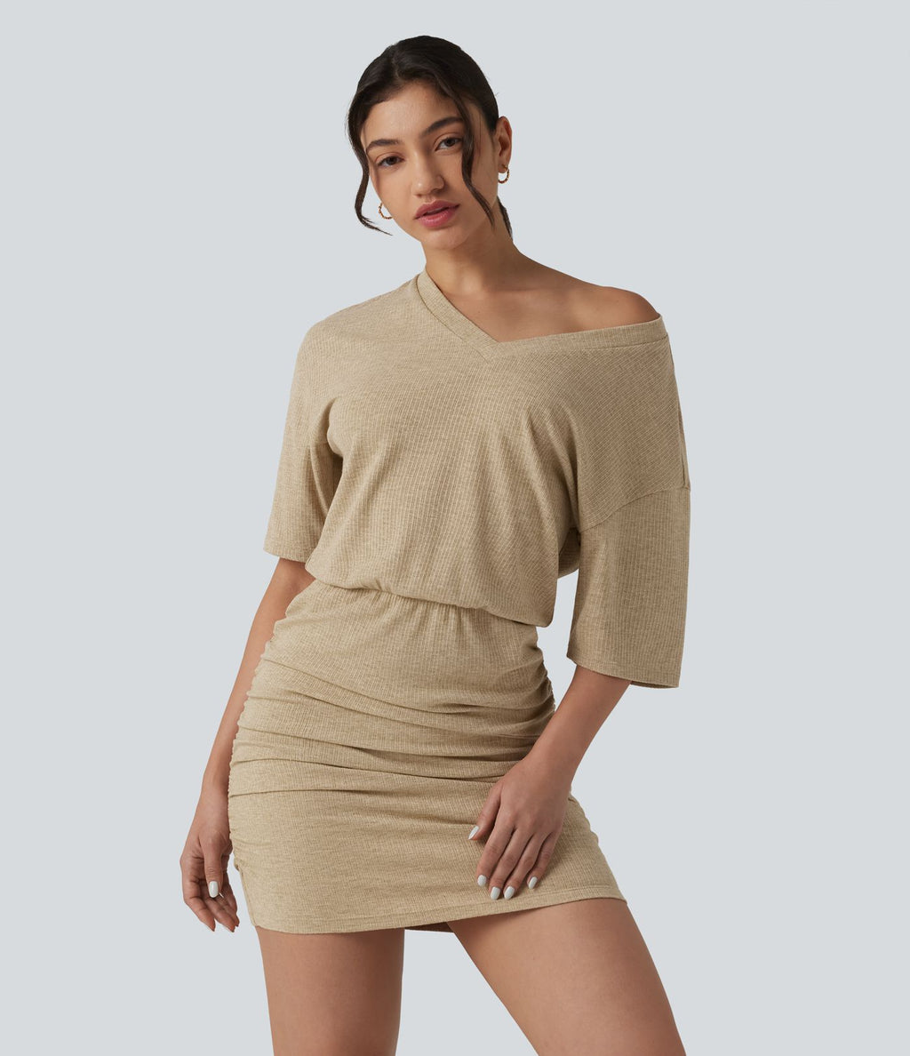 Robe mini moulante décontractée en maille côtelée, col V, manches courtes, froncée