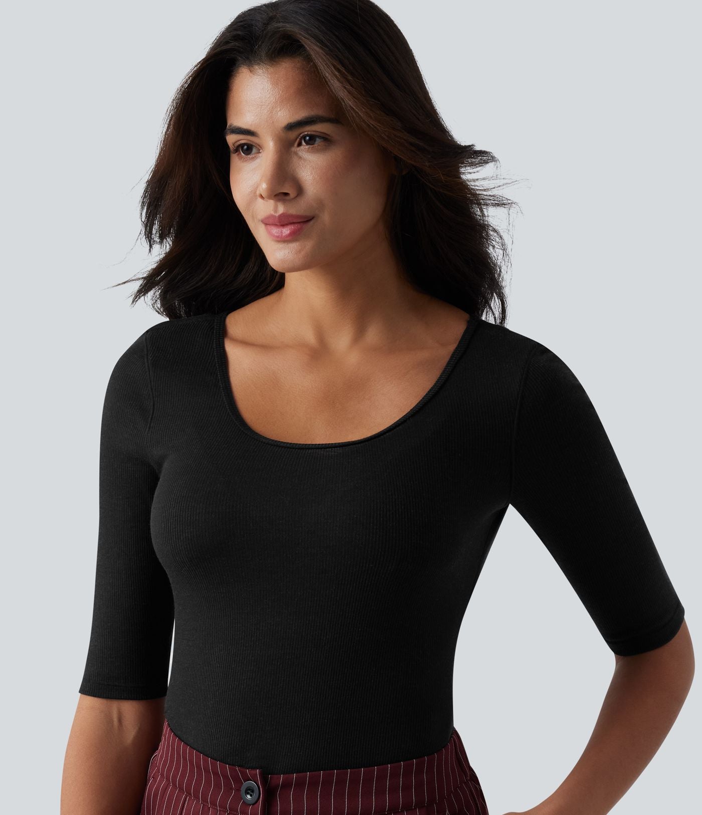 Top tailleur en mélange de laine col rond échancré à manches courtes en maille côtelée