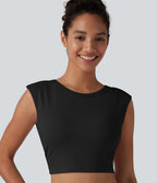 Haut de yoga court SoftlyZero™ léger à col rond et soutien-gorge intégré, sans manches et respirant.