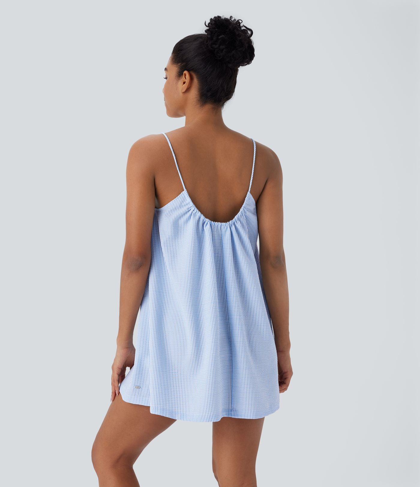 Robe courte à encolure nouée avec découpe et rayures