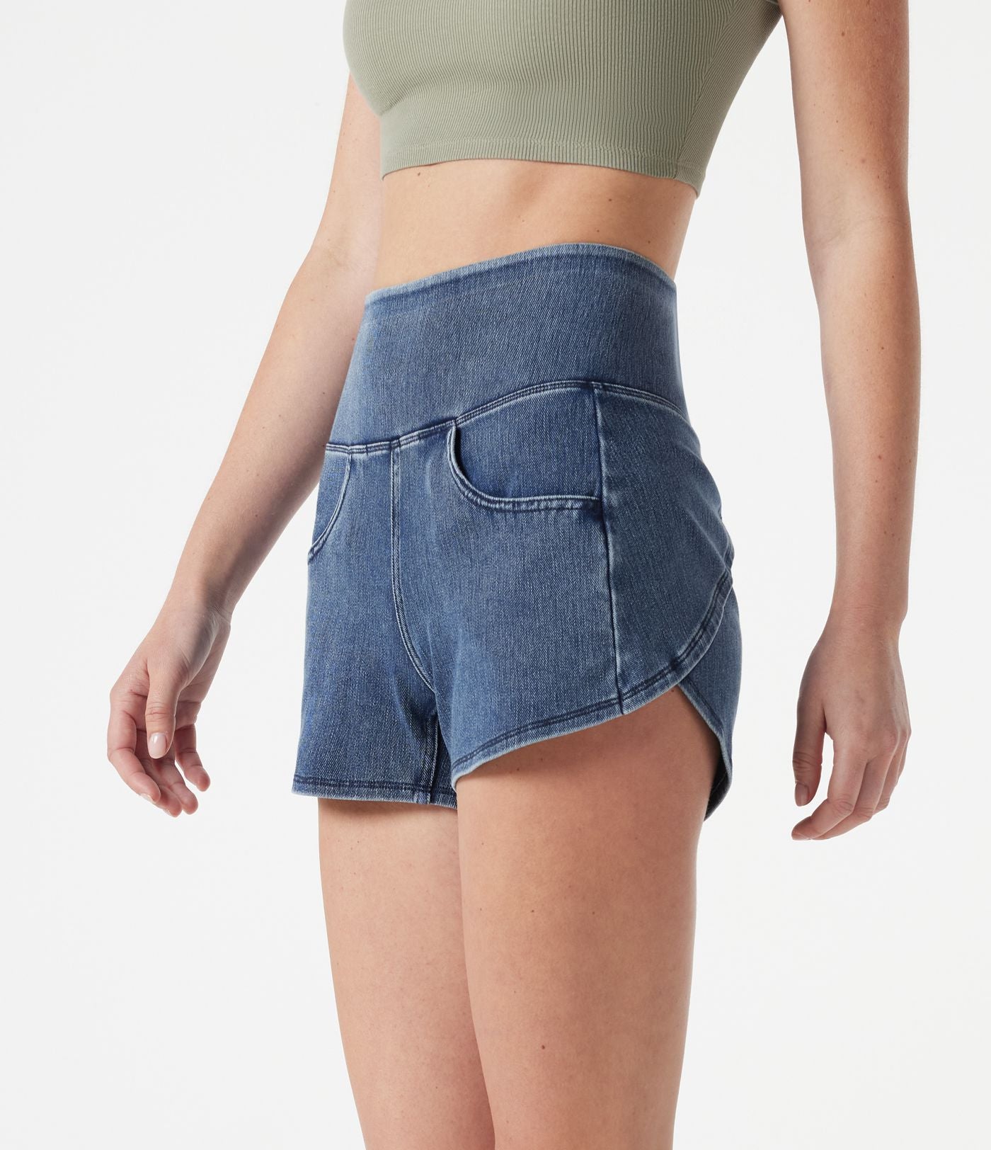 Short en jean casual moulant taille haute Halara Flex™ à ourlet incurvé avec poches