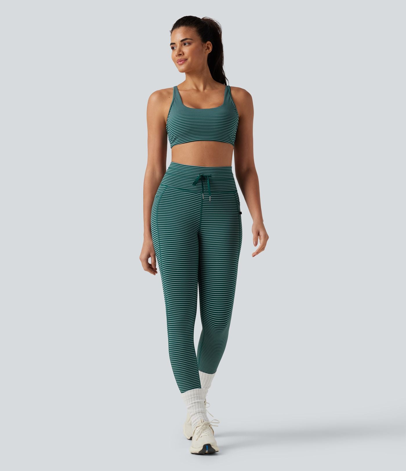 Brassière de sport yoga soutien léger col U à découpes rayé bonnets A-C
