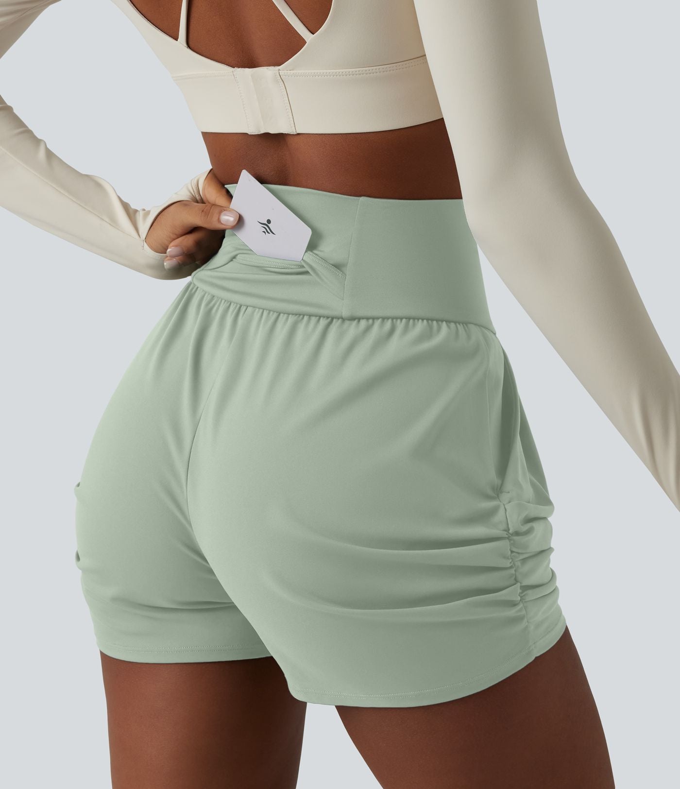Short de yoga SoftlyZero™ Airy taille haute froncé effet frais InstantCool 7,5 cm avec poches