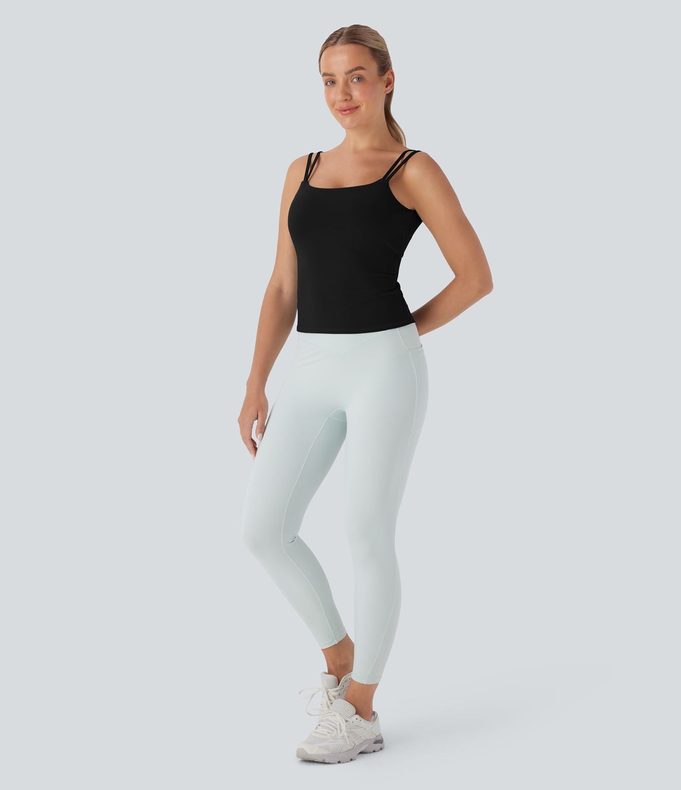 Débardeur de yoga dos nu à bretelles doubles et design torsadé