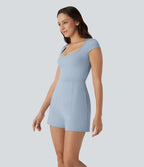 Combinaison de yoga Softlyzero™ Airy avec col U, manches courtes et poches latérales - Édition Easy Peasy