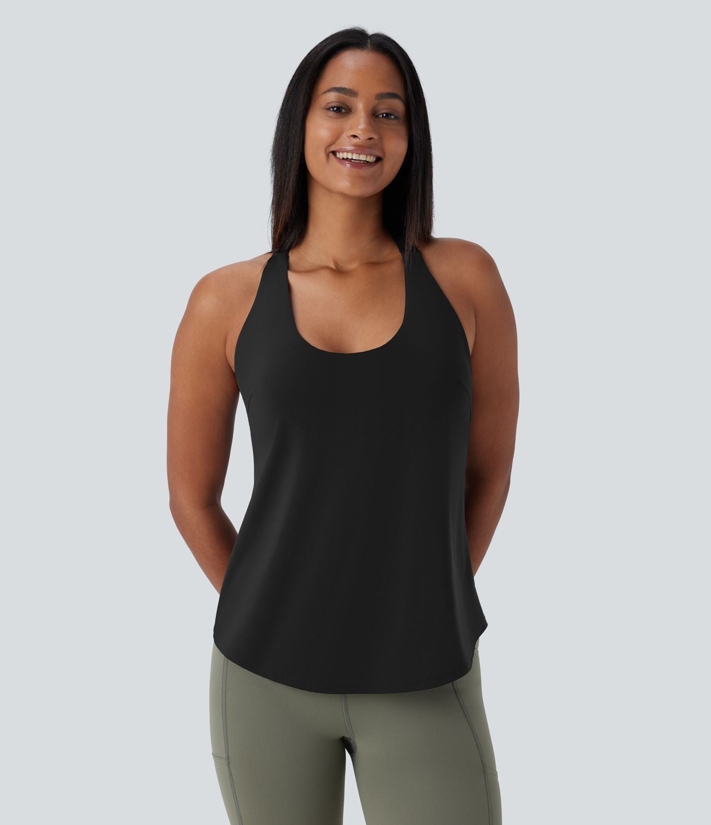Débardeur yoga dos nu col U avec bretelles croisées, ourlet arrondi et effet frais InstantCool, protection solaire UPF50+