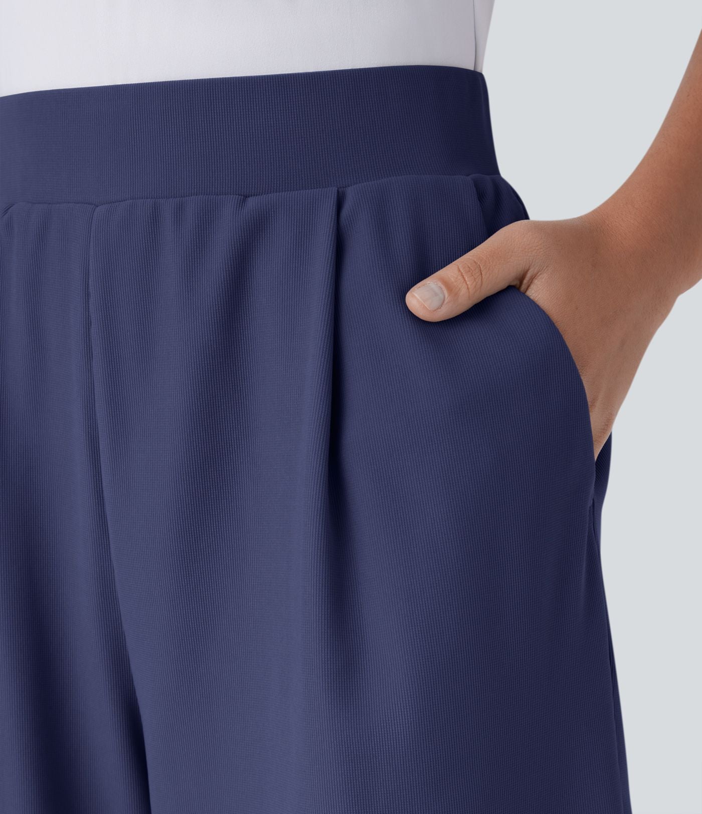 Short Bermuda Tailleur Fluide sculptant taille haute en maille gaufrée avec poches latérales