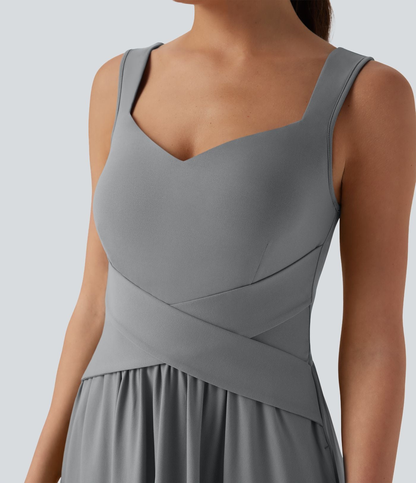 Robe maxi fluide dos nu, avec brassière intégrée et poches