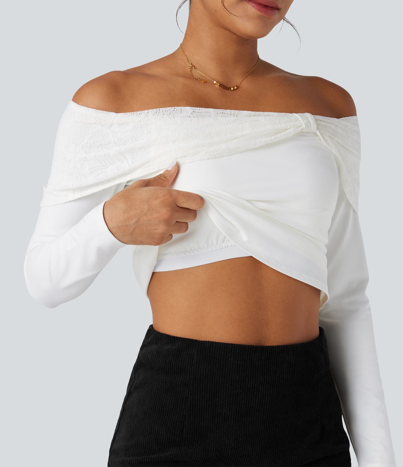 Top dentelle épaules dénudées manches longues avec brassière intégrée