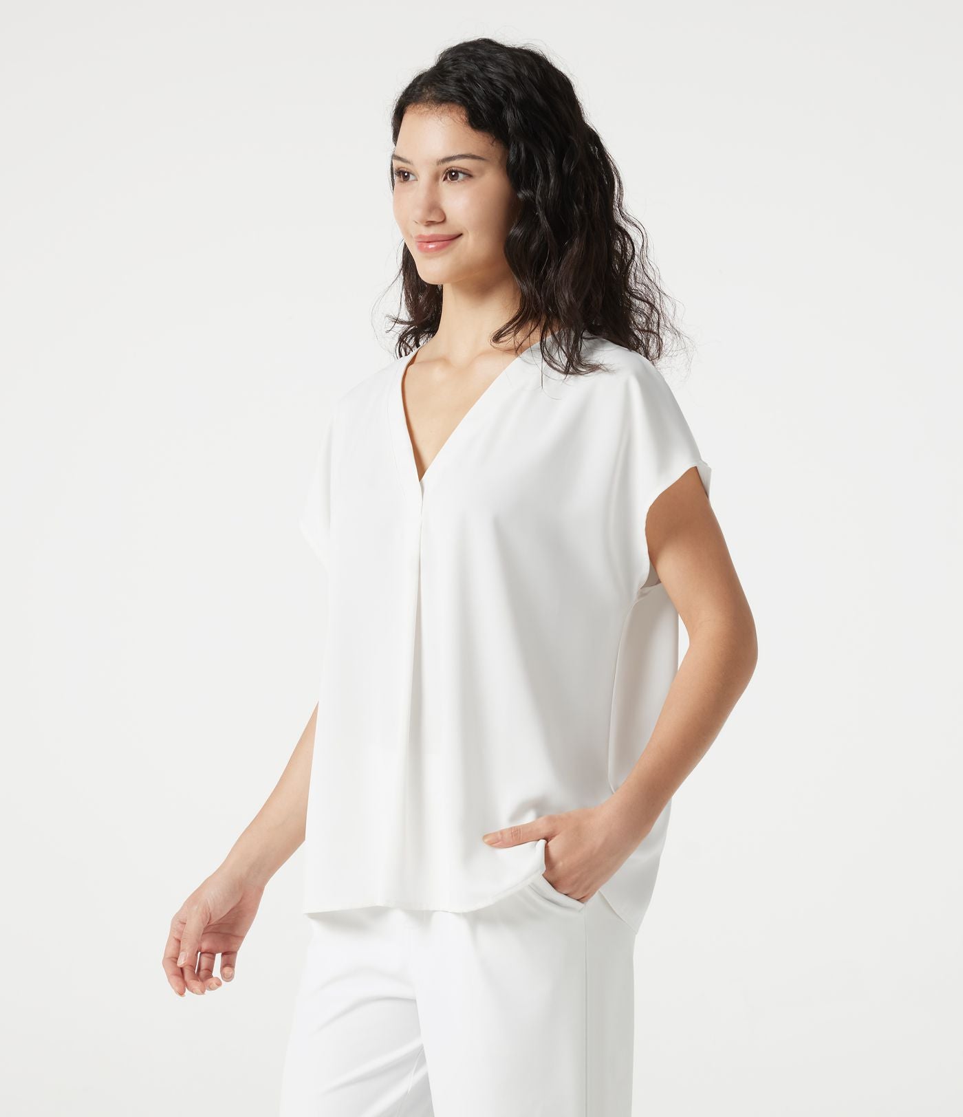 Blouse esprit bureau oversize défroissage facile, col V et manches courtes