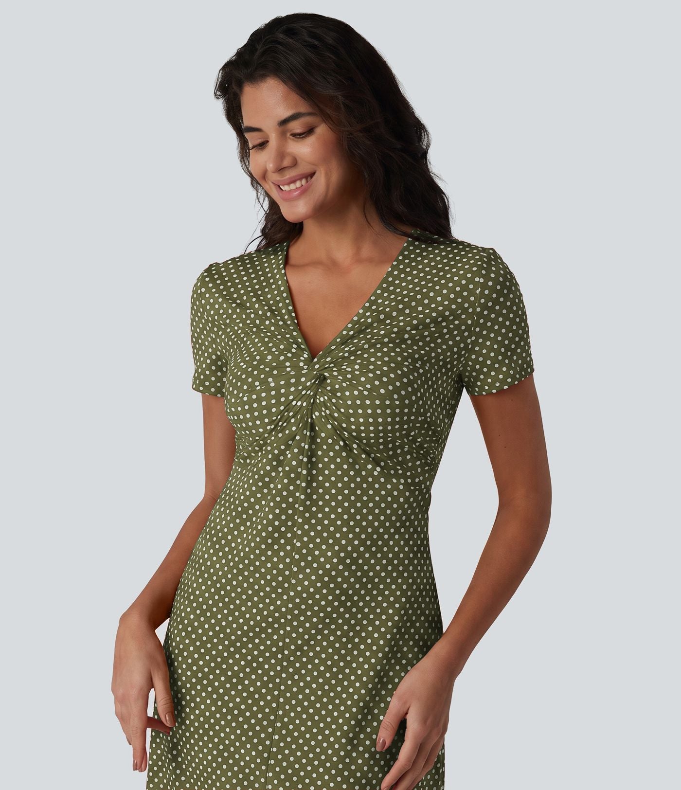 Robe casual à col V, manches courtes et imprimé à pois longueur genou
