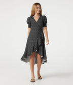 Robe casual midi col V à manches courtes à pois avec ourlet à volants