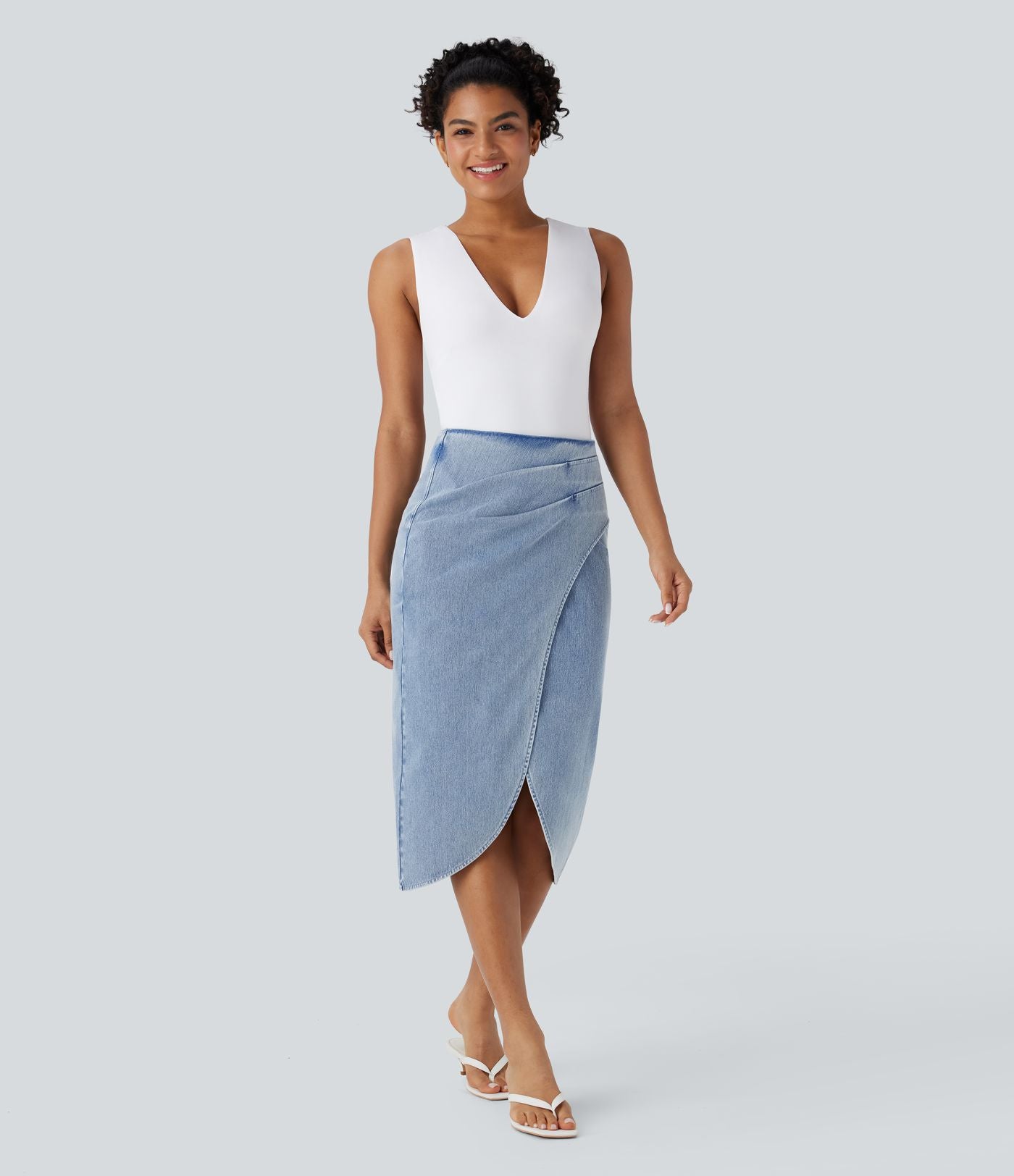 Halara Flex™ Jupe en Jean midi délavé taille haute avec zip dos, effet drapé et ourlet tulipe