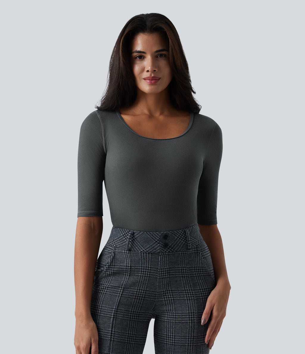 Top tailleur en mélange de laine col rond échancré à manches courtes en maille côtelée