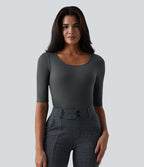 Top tailleur en mélange de laine col rond échancré à manches courtes en maille côtelée