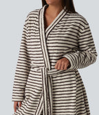 Robe d'intérieur longue en flanelle à rayures manches longues ouverte avec ceinture