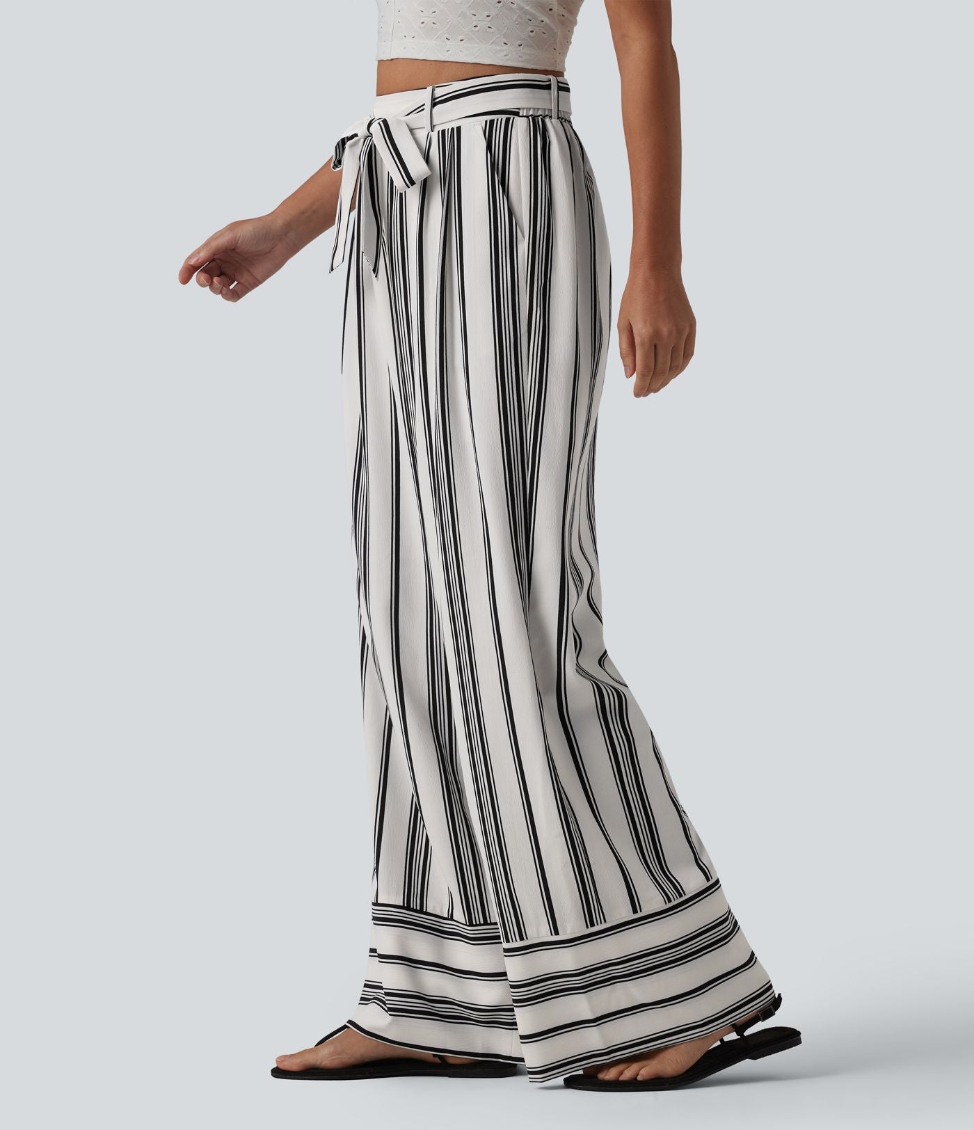 Pantalon large taille haute à rayures avec ceinture et poches