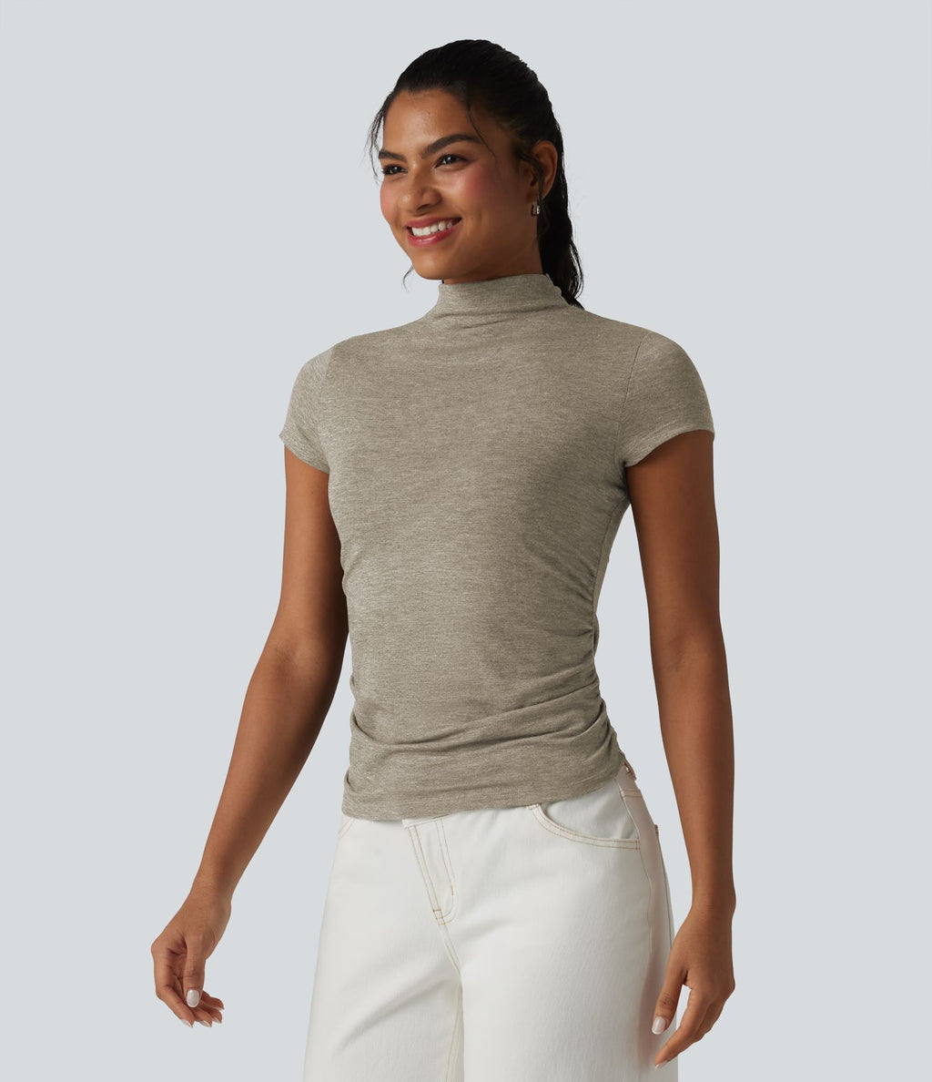 T-shirt casual froncé à col cheminée et manches courtes