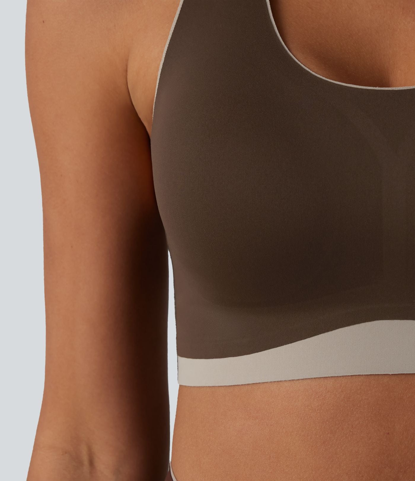 Brassière de sport maintien léger col U dos nageur color block avec soutien-gorge intégré