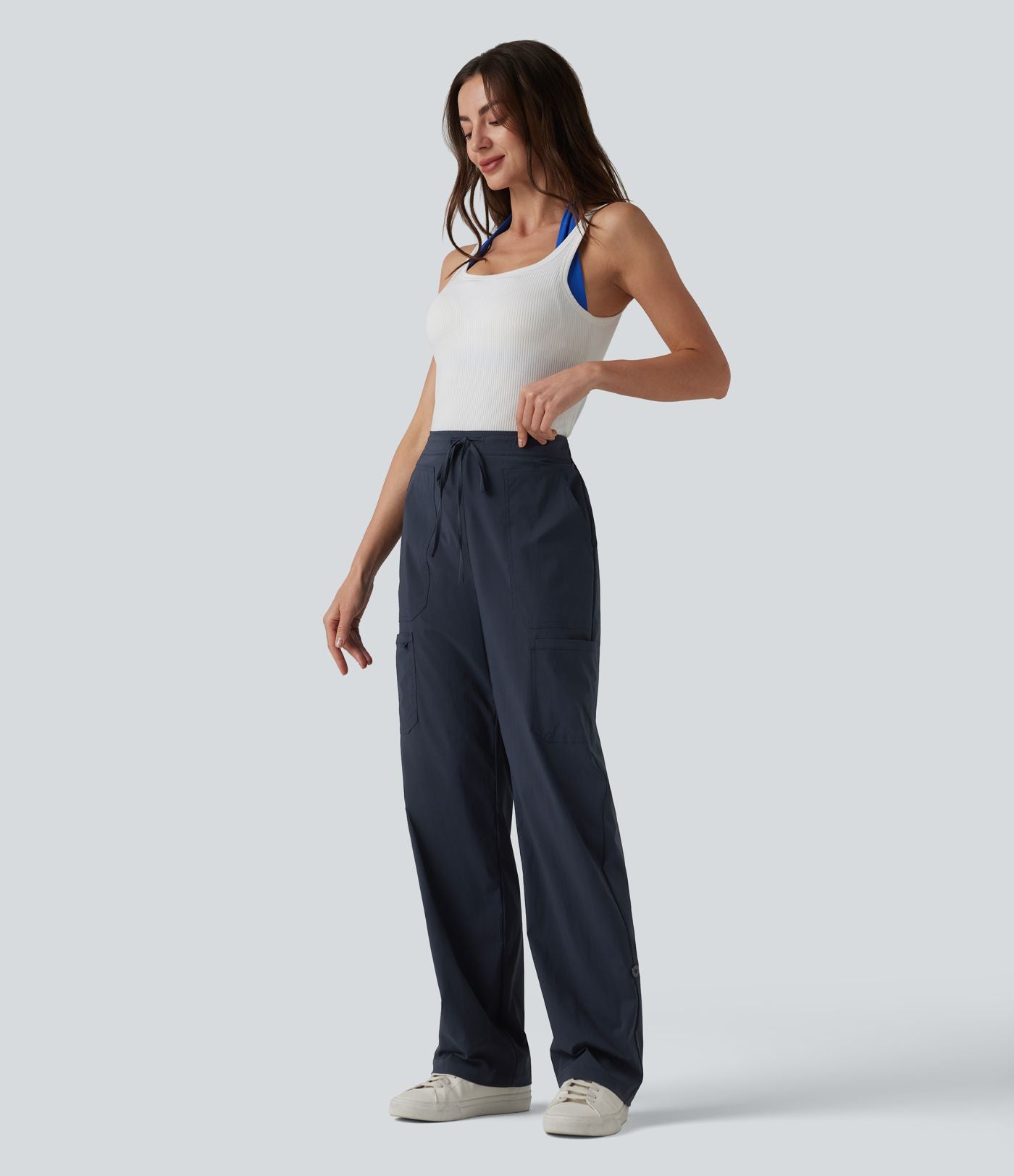 Pantalon cargo droit taille mi-haute avec cordon de serrage, longueur ajustable et poches