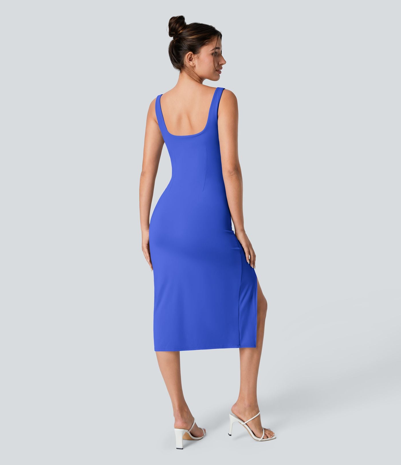 Robe corset midi moulante ruchée à encolure carrée, dos nu, brassière intégrée