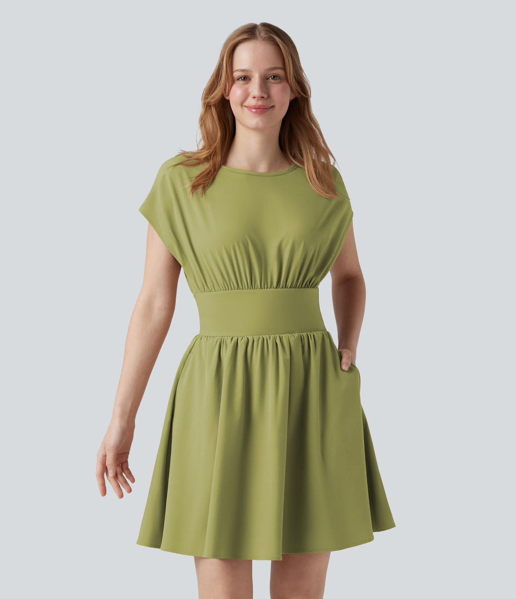 Robe de travail mini Breezeful™ manches chauve-souris courtes fluide séchage rapide avec poches latérales