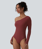 Body SoftlyZero™ Airy décontracté asymétrique à épaule dénudée manches longues effet frais InstantCool avec brassière intégrée