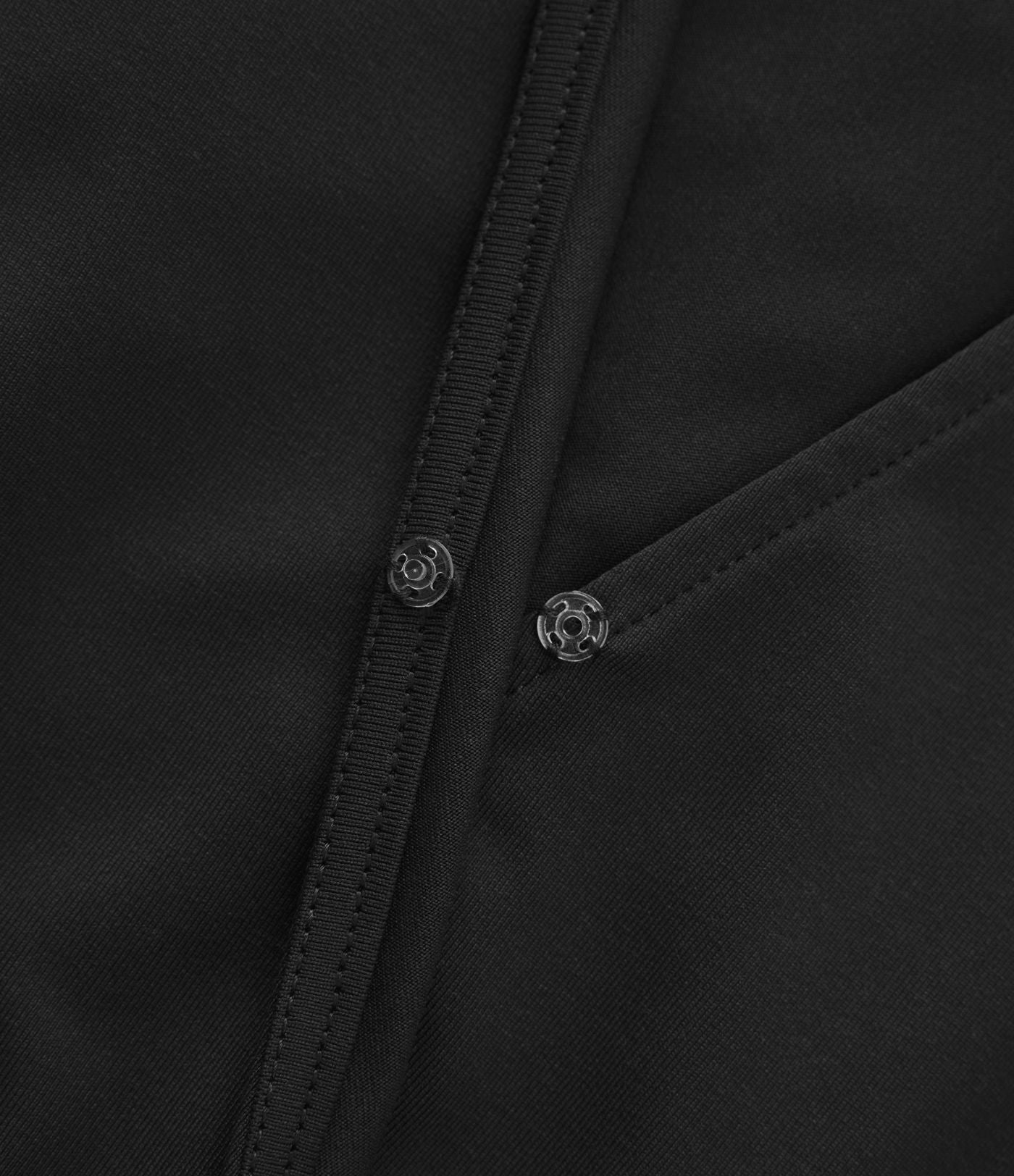Robe mi-longue fluide de villégiature avec col V, manches courtes, drapée et fendue