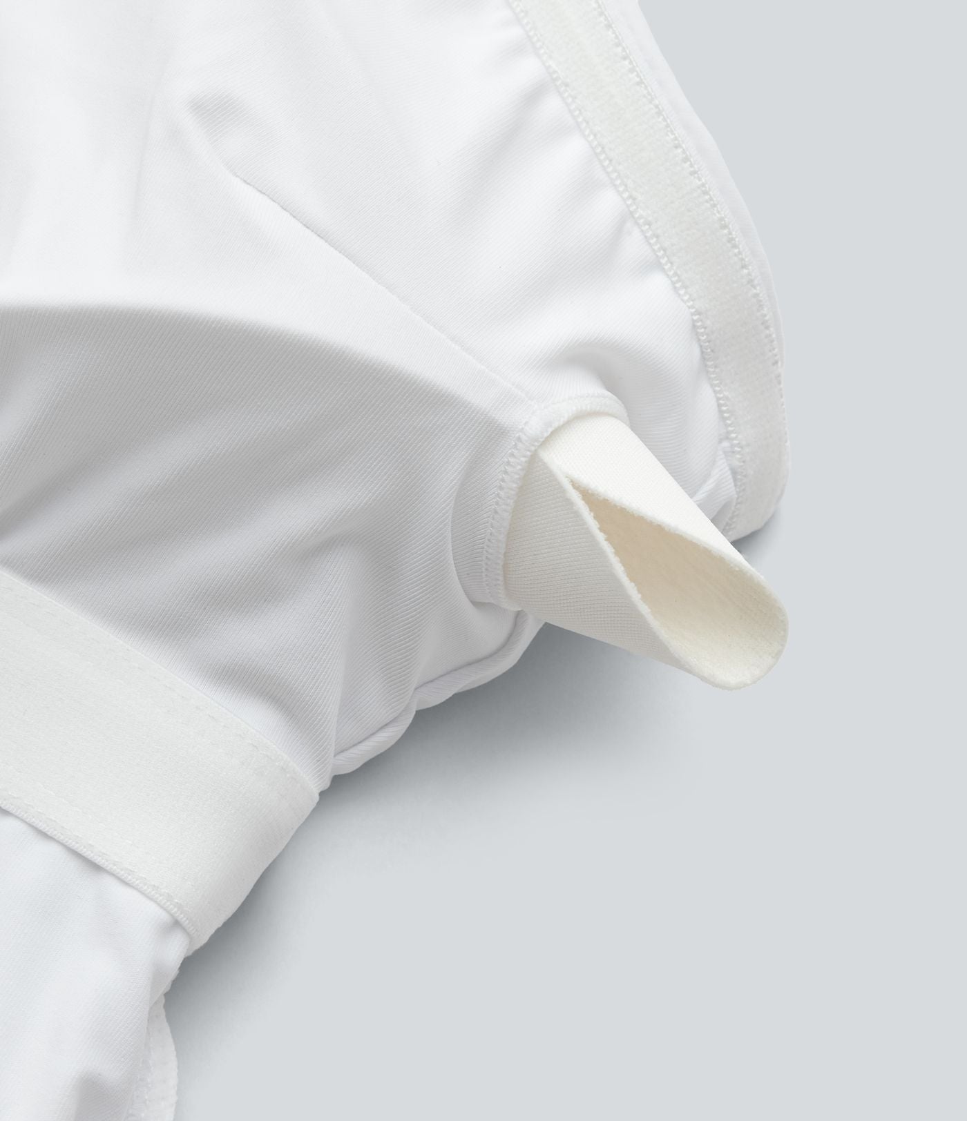 Robe nuisette mini avec brassière intégrée et dentelle contrastante en SoftlyZero™ Airy à effet frais InstantCool, protection solaire UPF50+