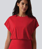 Robe de sport mini de yoga SoftlyZero™ Airy 2-en-1 effet frais InstantCool col rond à manches courtes, demi-zip et poches, accès facile Easy Peasy