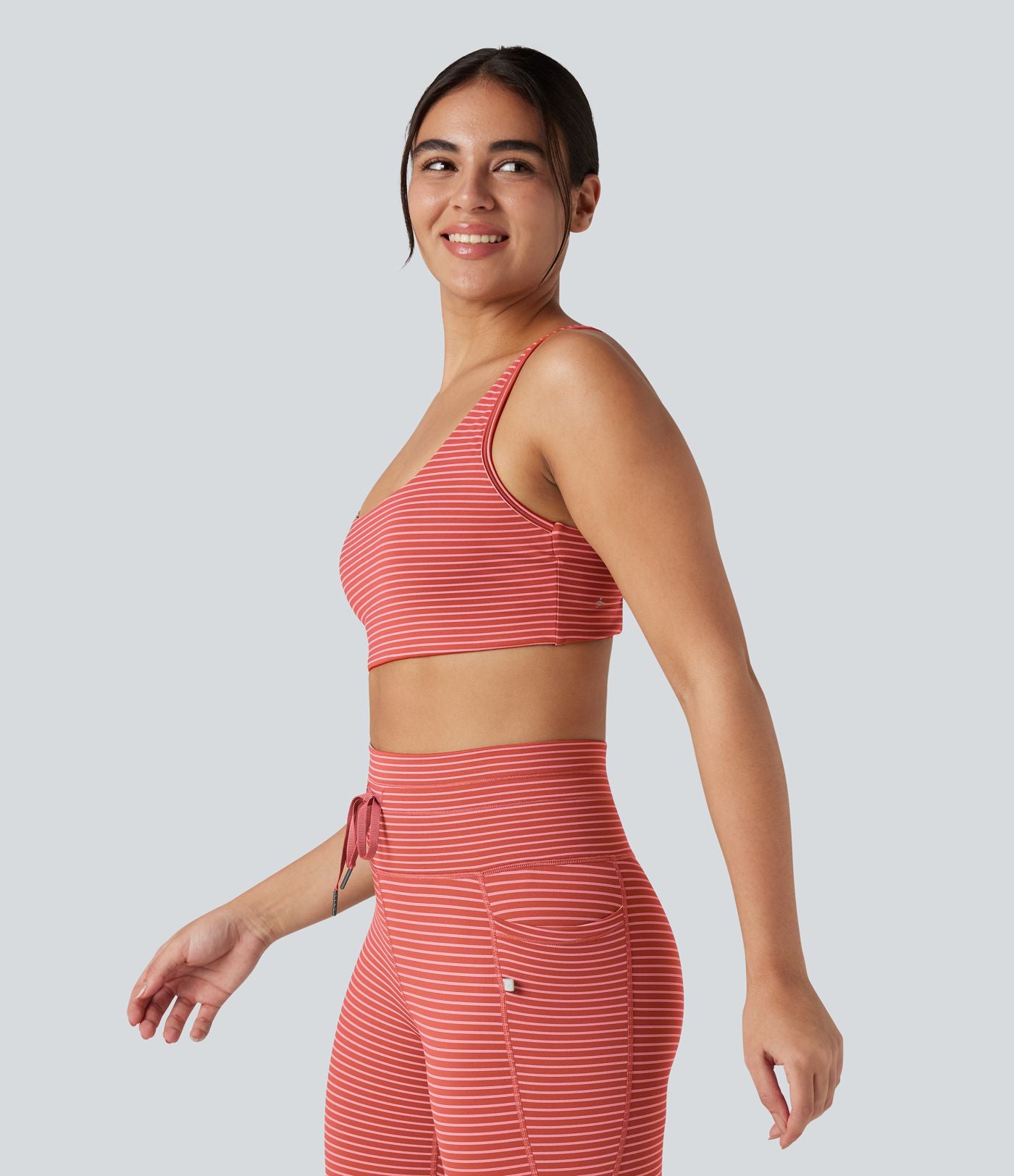 Brassière de sport yoga soutien léger col U à découpes rayé bonnets A-C
