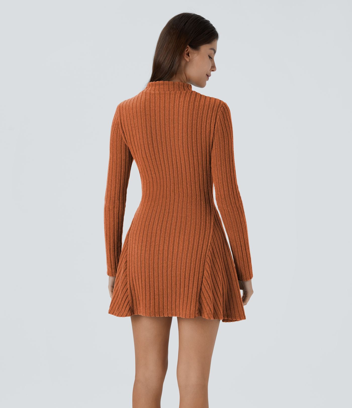 Robe de courte décontractée en maille côtelée à col montant et manches longues