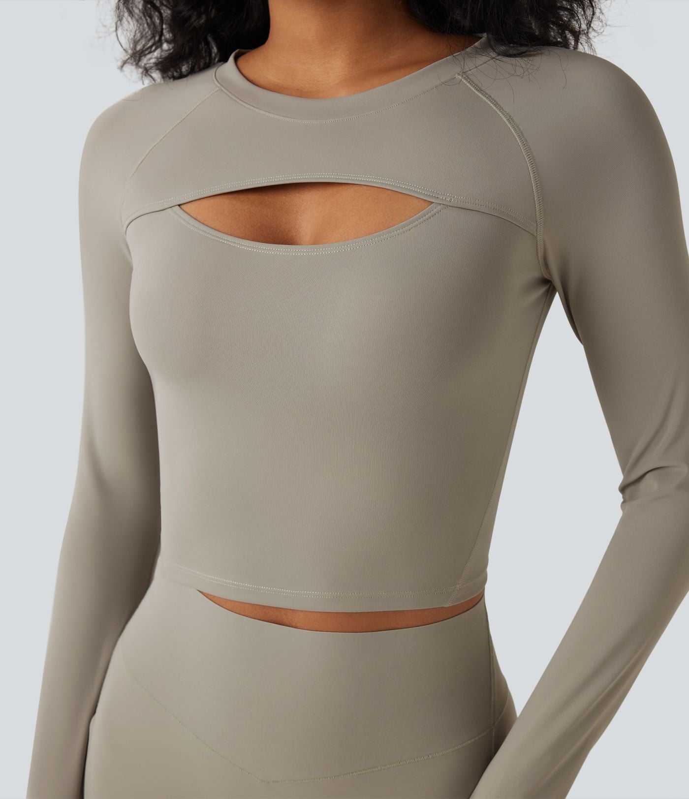 Haut de sport yoga court SoftlyZero™ QuickDry découpes manches longues avec trous pour pouces