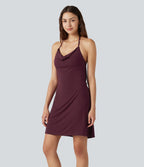 Robe mini côtelée dos nu à col halter, encolure drapée et coussinets amovibles