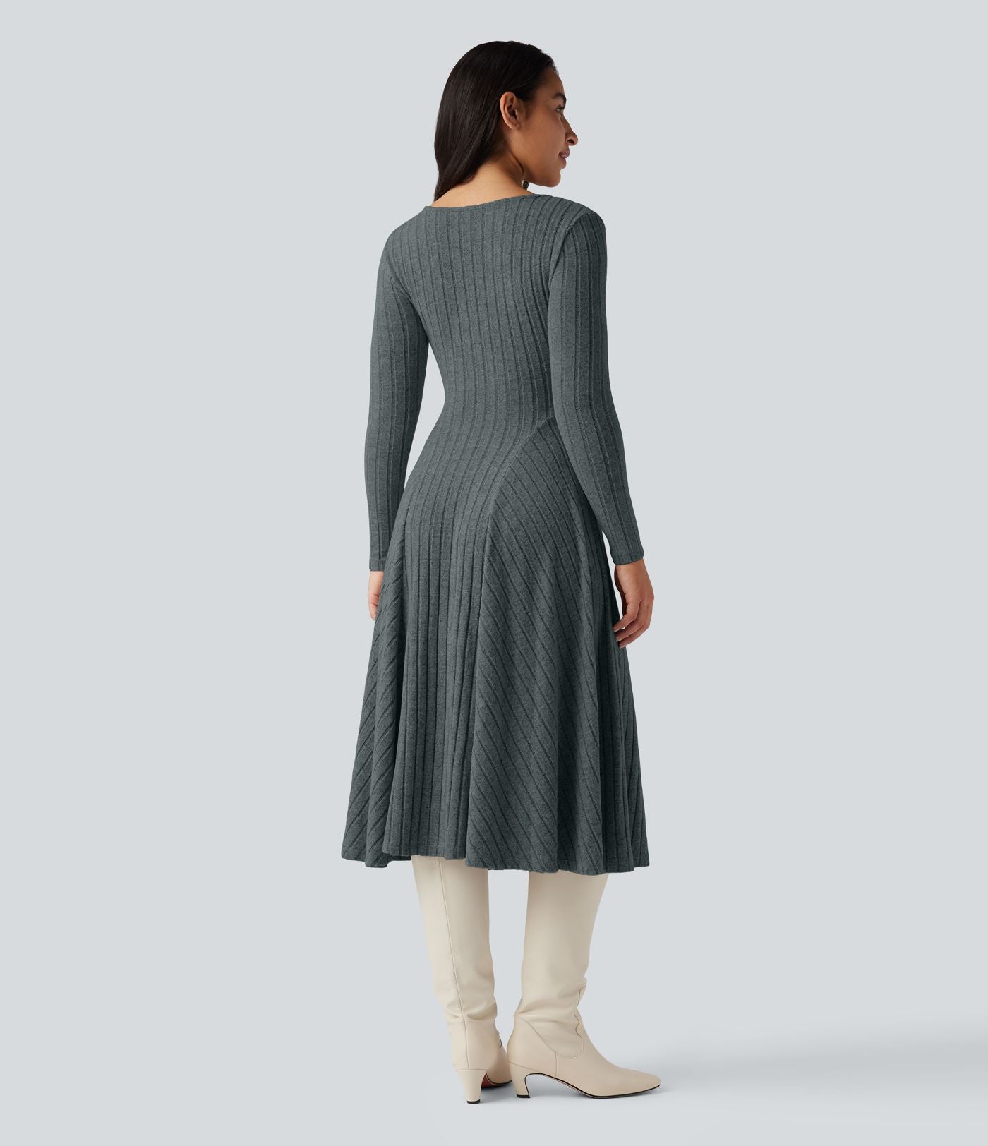 Robe mi-longue évasée maille côtelée à décolleté en V et manches longues