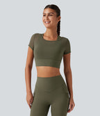 Crop top de running effet frais InstantCool à séchage rapide avec encolure bateau, mesh contrasté, manches courtes, coussinets amovibles et protection solaire UPF50+