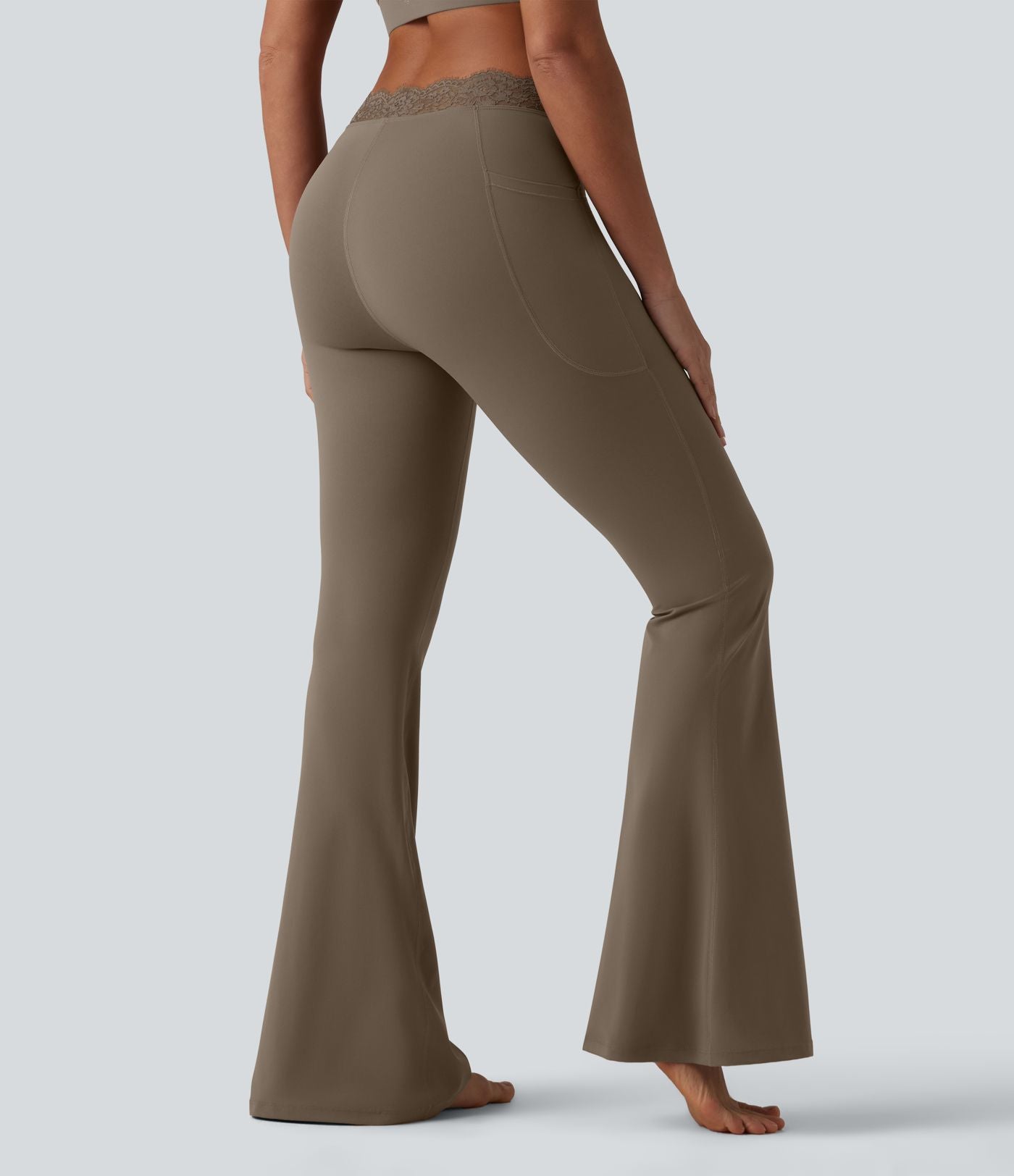 Halara UltraSculpt™ Legging évasé de yoga taille haute en V avec dentelle contrastée et poches