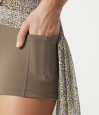 Jupe midi évasée fluide 2-en-1 taille haute imprimé léopard, cordon de serrage et empiècements en maille contrastée, avec poches