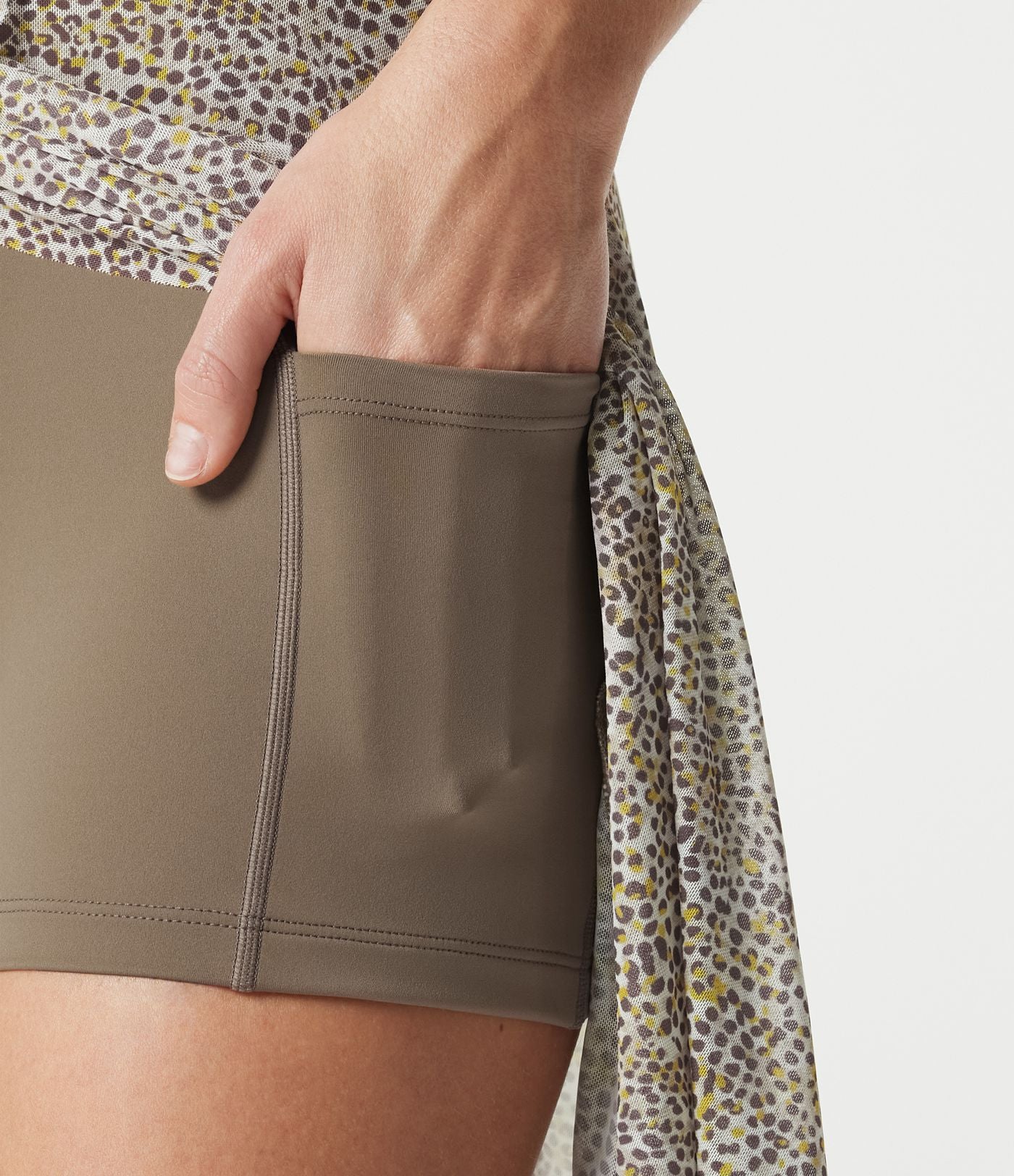 Jupe midi évasée fluide 2-en-1 taille haute imprimé léopard, cordon de serrage et empiècements en maille contrastée, avec poches