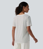 T-shirt décontracté col V manches courtes rayé