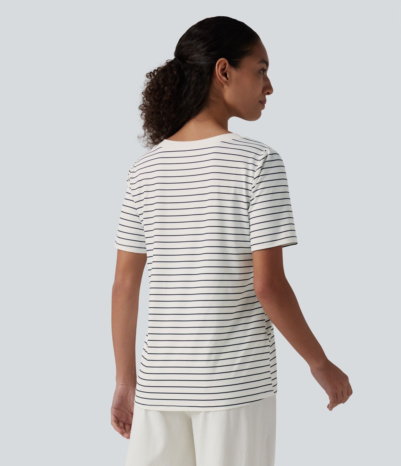T-shirt décontracté col V manches courtes rayé