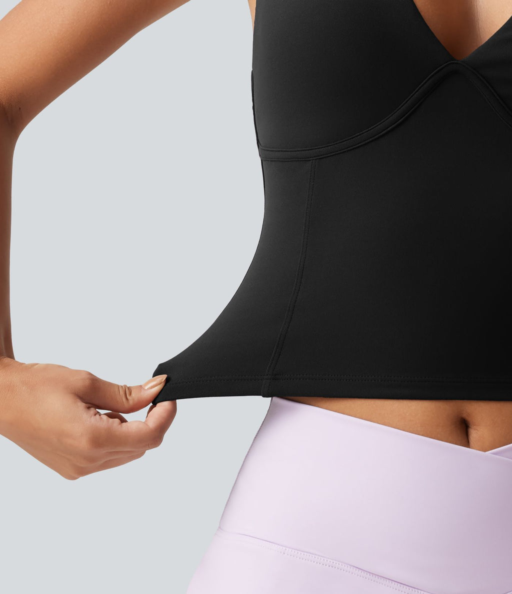 Débardeur de yoga SoftlyZero™ à col V, bretelles croisées, coussinets amovibles et protection solaire UPF 50+