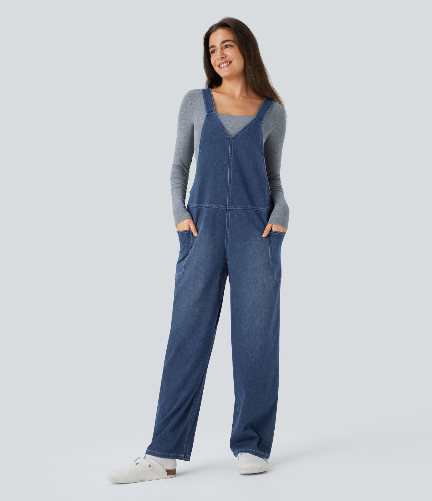 Salopette décontractée Halara Flex™ en denim extensible délavé, col V et poches latérales