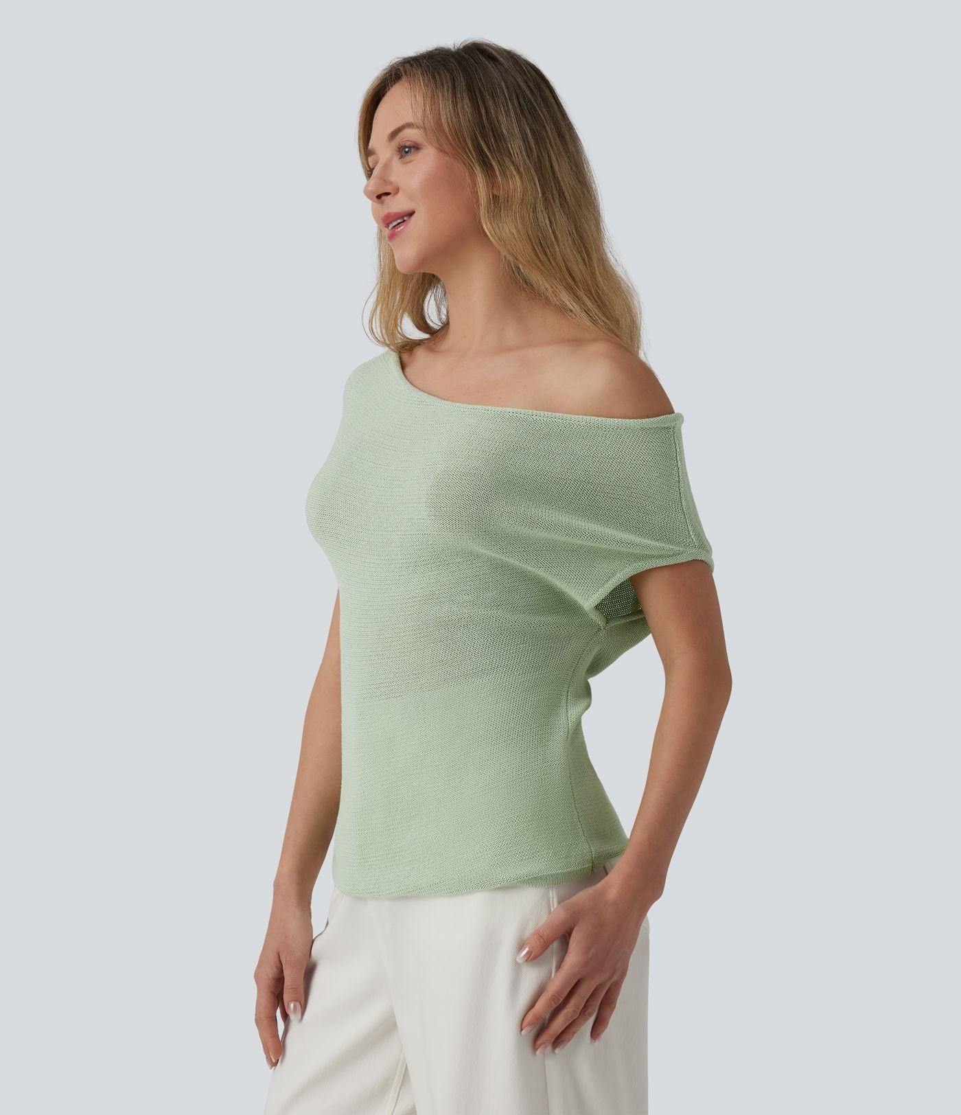 Pull décontracté épaules dénudées manches courtes