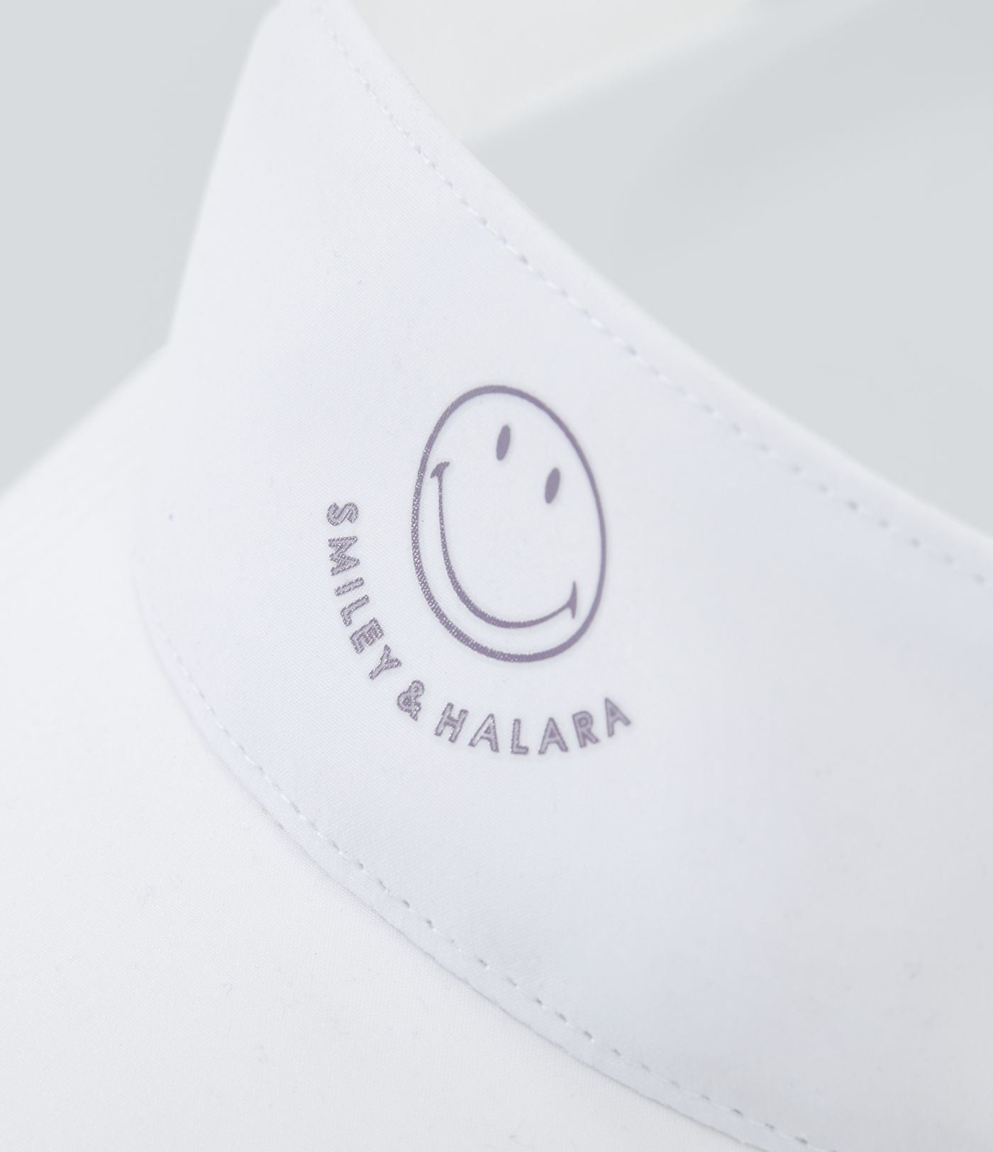 Casquette à visière brodée Halara X Smiley®
